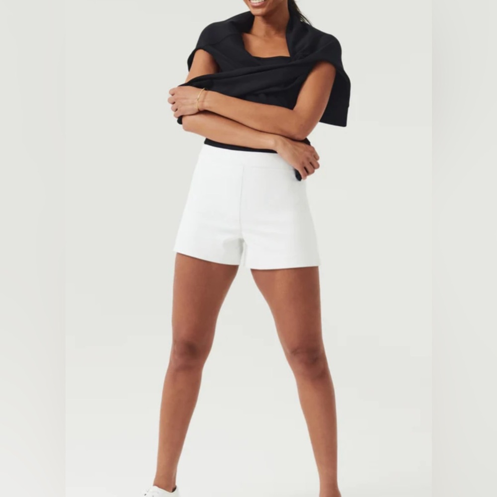 🆕 SPANX On The Go 4" Shorts